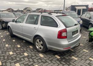 Dezmembrez piese caroserie, motor, cutie viteze, suspensie Skoda Octavia 2 Combi (1Z5) 1.6 TDI 2010, CAYC