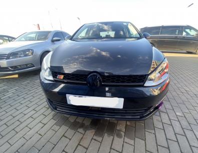 Dezmembrez piese caroserie, motor, cutie viteze, suspensie VW Golf 7 (5G) 1.6 TDI 2013, CLHA