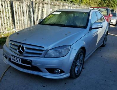 Vindem piese de interior Mercedes C180cdi