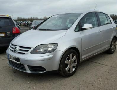 Vindem piese de caroserie Vw Golf 5 plus, 1.6fsi